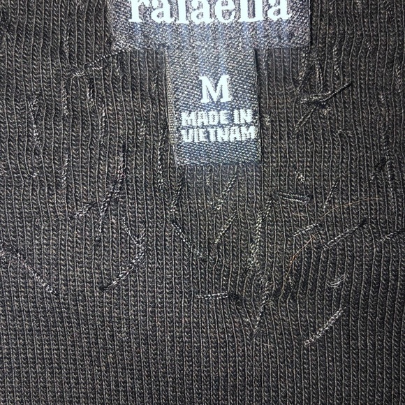 Sweater - Picture 5 of 6